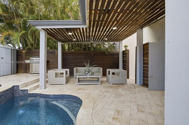 7315 SW 158th Avenue, Miami, FL 33193