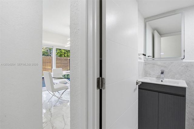 7315 SW 158th Avenue, Miami, FL 33193