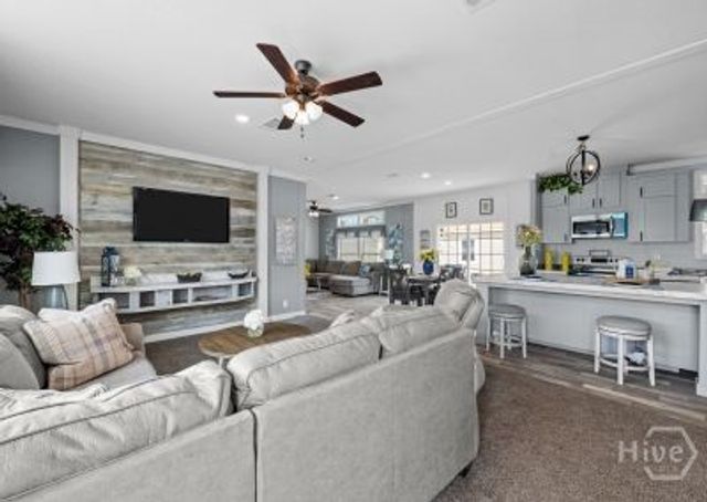 538 4th St EXT, Guyton, GA 31312