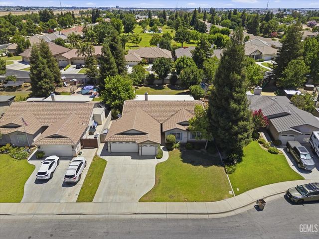 6003 Lausanne Street, Bakersfield, CA 93308