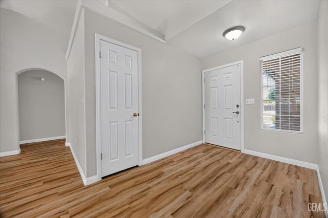 6003 Lausanne Street, Bakersfield, CA 93308