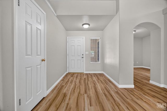 6003 Lausanne Street, Bakersfield, CA 93308