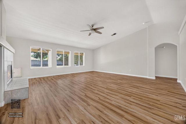6003 Lausanne Street, Bakersfield, CA 93308