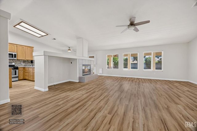 6003 Lausanne Street, Bakersfield, CA 93308