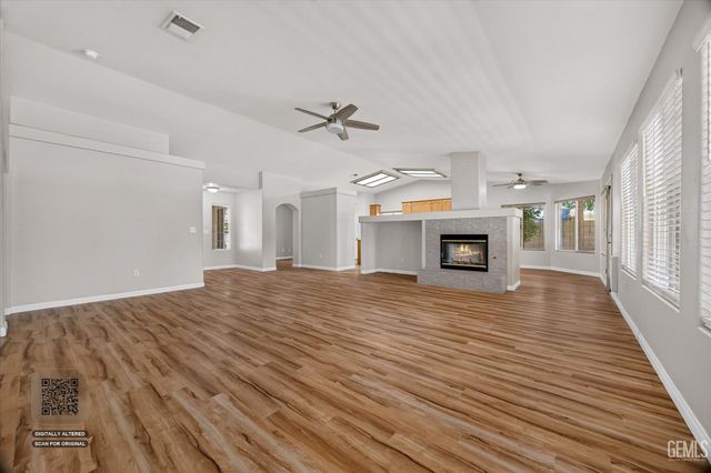6003 Lausanne Street, Bakersfield, CA 93308