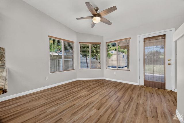6003 Lausanne Street, Bakersfield, CA 93308