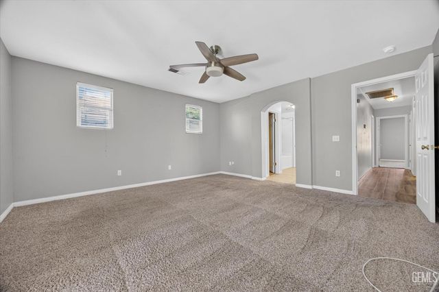 6003 Lausanne Street, Bakersfield, CA 93308
