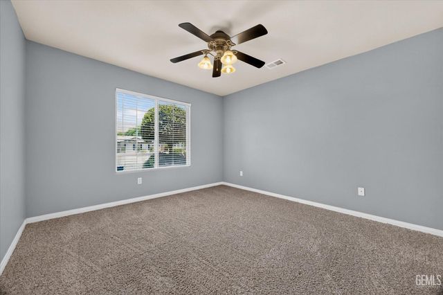 6003 Lausanne Street, Bakersfield, CA 93308