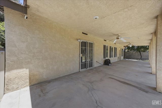 6003 Lausanne Street, Bakersfield, CA 93308