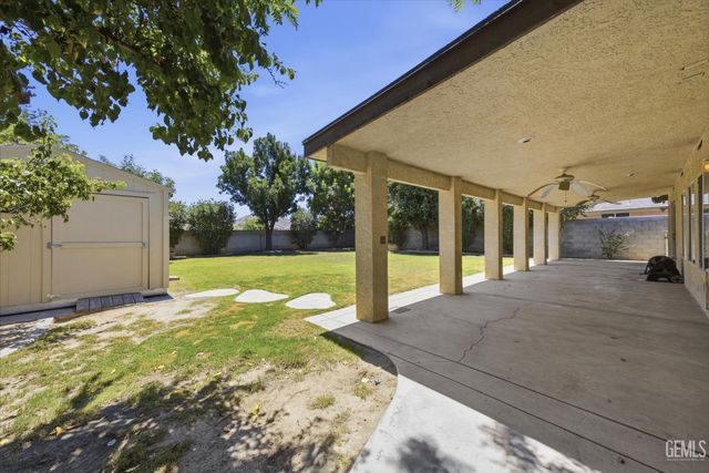 6003 Lausanne Street, Bakersfield, CA 93308