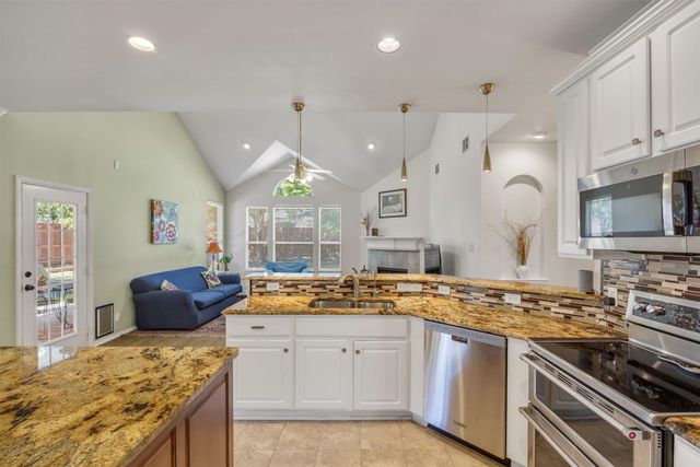 419 Lakefield Drive, Murphy, TX 75094