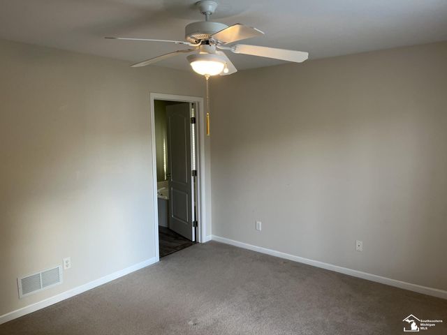 3168 Crystal Court, Lambertville, MI 48144