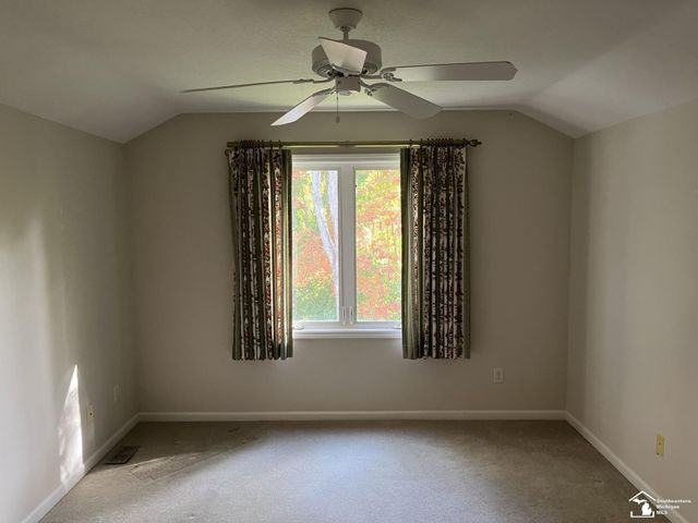 3168 Crystal Court, Lambertville, MI 48144