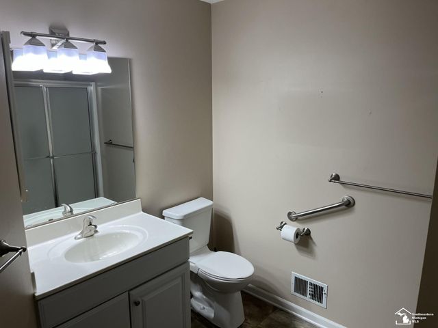 3168 Crystal Court, Lambertville, MI 48144