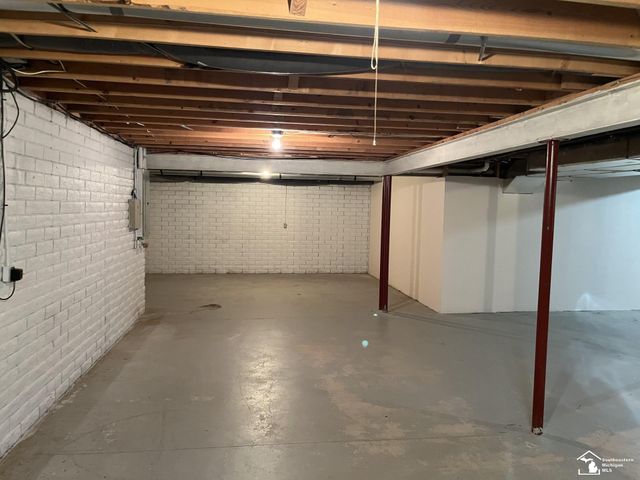 3168 Crystal Court, Lambertville, MI 48144