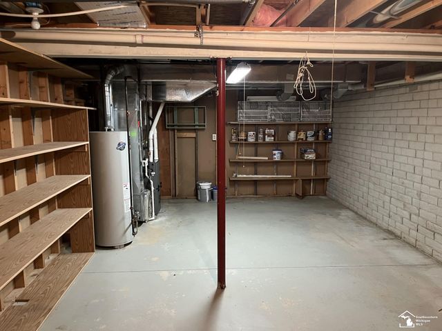 3168 Crystal Court, Lambertville, MI 48144