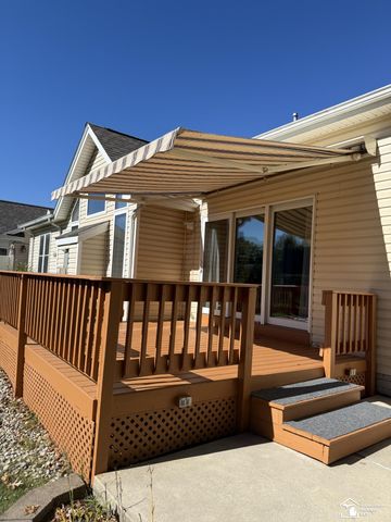 3168 Crystal Court, Lambertville, MI 48144