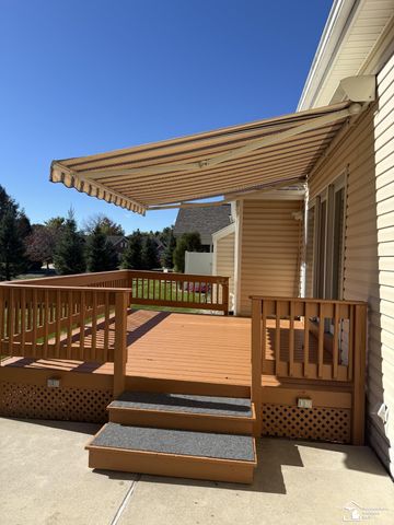 3168 Crystal Court, Lambertville, MI 48144