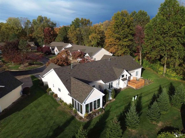 3168 Crystal Court, Lambertville, MI 48144
