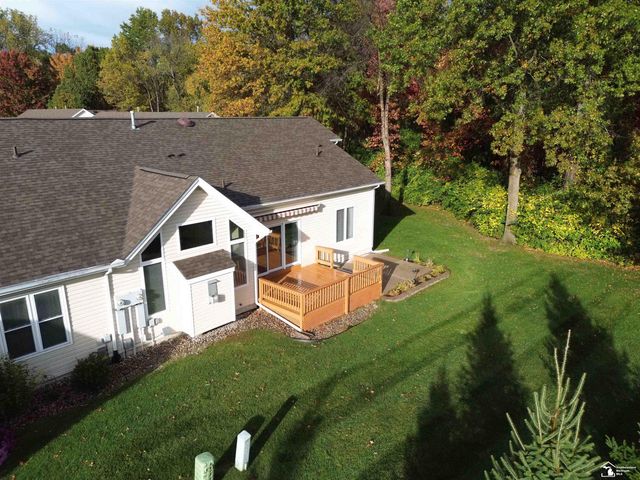 3168 Crystal Court, Lambertville, MI 48144