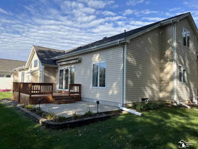 3168 Crystal Court, Lambertville, MI 48144