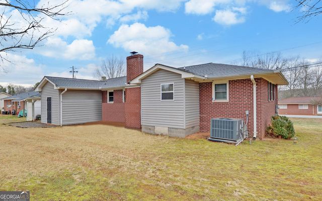 926 Skyline Drive, Toccoa, GA 30577