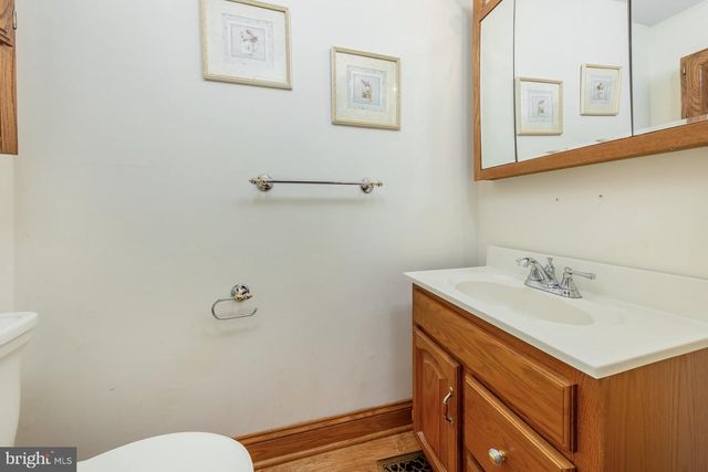 3 KENNINGTON RD, Marlton, NJ 08053