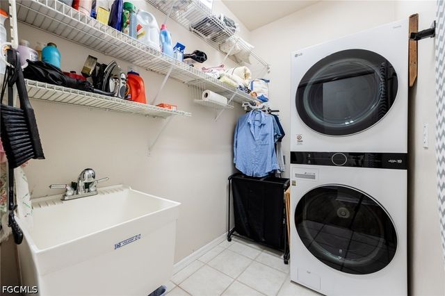 11062 Lakeland CIR, Fort Myers, FL 33913