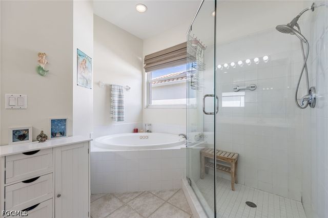 11062 Lakeland CIR, Fort Myers, FL 33913