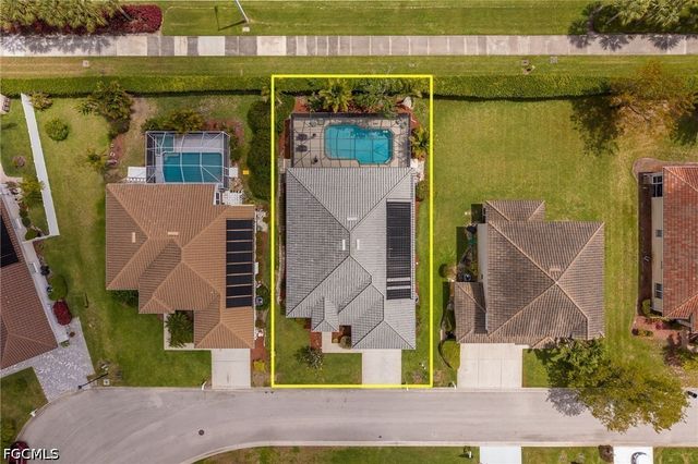 11062 Lakeland CIR, Fort Myers, FL 33913