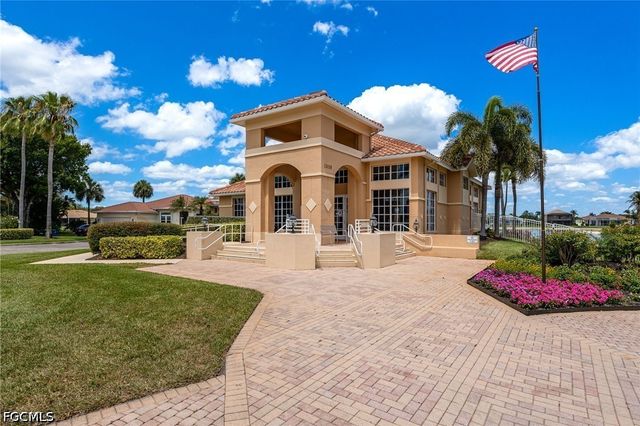 11062 Lakeland CIR, Fort Myers, FL 33913