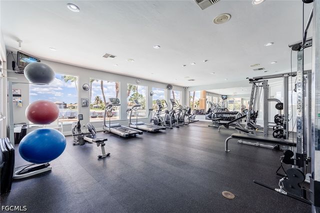 11062 Lakeland CIR, Fort Myers, FL 33913