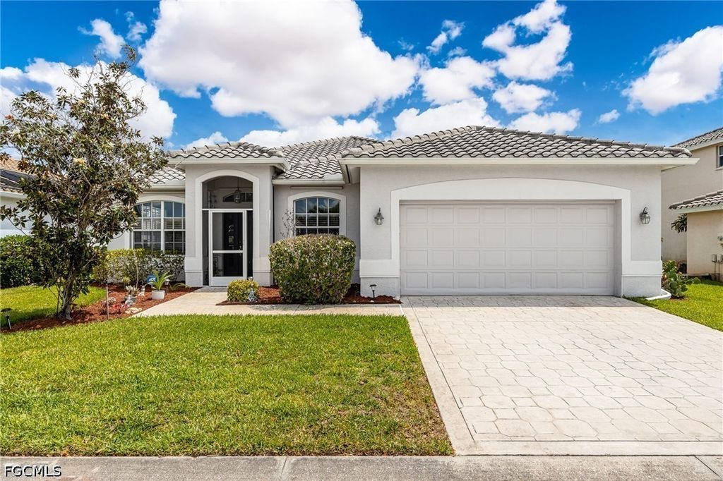11062 Lakeland CIR, Fort Myers, FL 33913