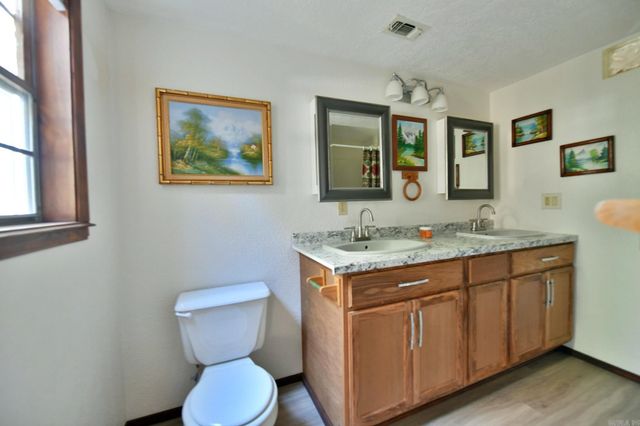 200 Ridge Street, Mena, AR 71953