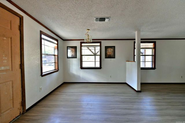 200 Ridge Street, Mena, AR 71953