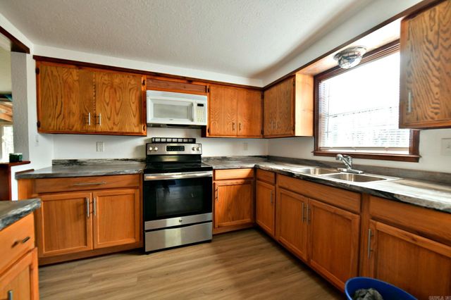 200 Ridge Street, Mena, AR 71953