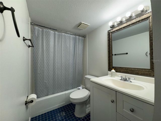 568 BAHIA CIRCLE B, Ocala, FL 34472