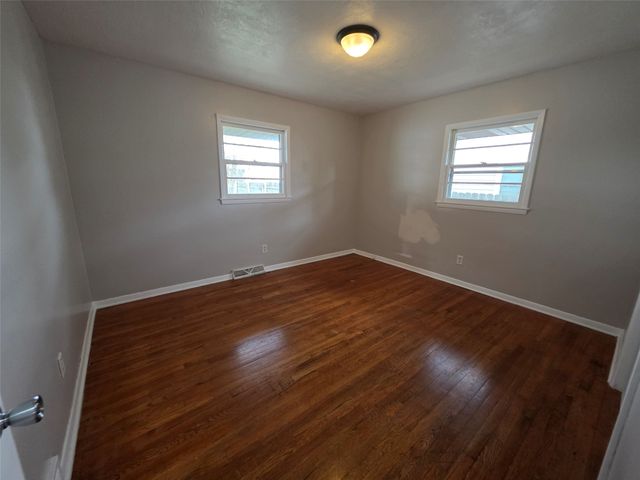 3925 64th Street, Urbandale, IA 50322