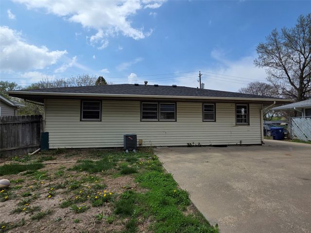 3925 64th Street, Urbandale, IA 50322