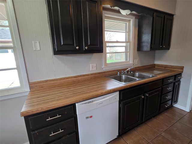 3925 64th Street, Urbandale, IA 50322