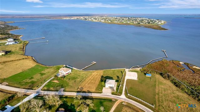 314 Windswept Drive, Port Lavaca, TX 77979