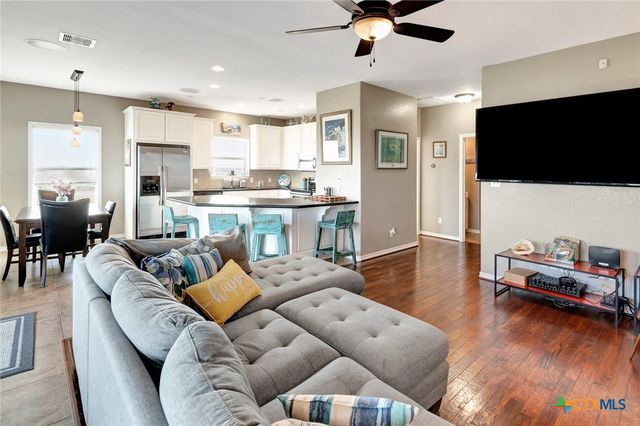 314 Windswept Drive, Port Lavaca, TX 77979