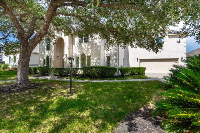 686 Edgewood Drive, Montgomery, TX 77356