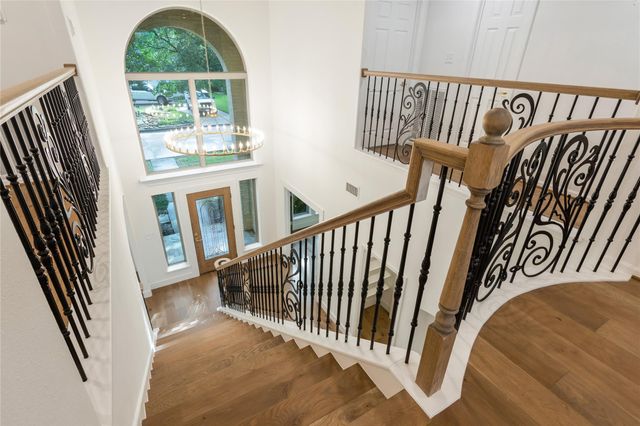 686 Edgewood Drive, Montgomery, TX 77356