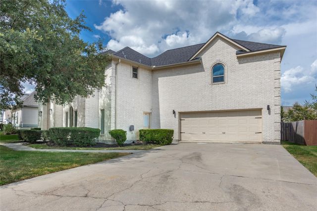 686 Edgewood Drive, Montgomery, TX 77356