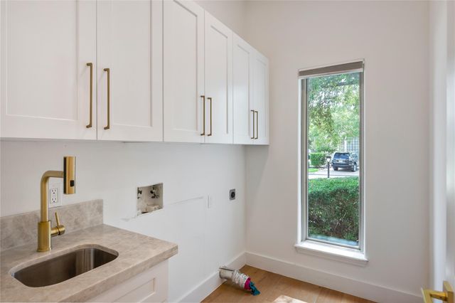 686 Edgewood Drive, Montgomery, TX 77356