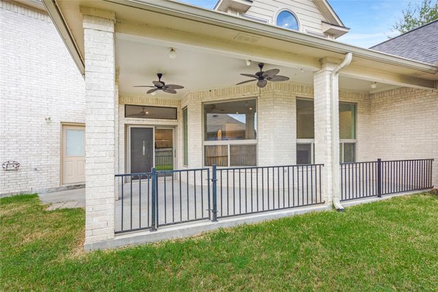686 Edgewood Drive, Montgomery, TX 77356