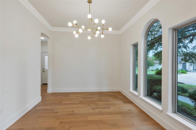 686 Edgewood Drive, Montgomery, TX 77356
