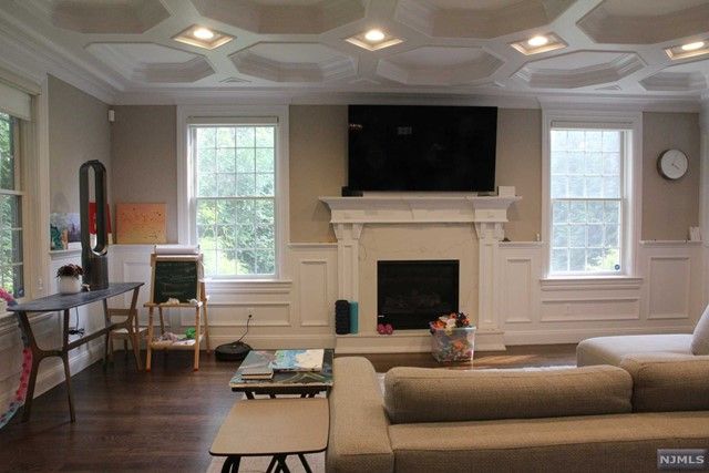 10 Cranford Road, Glen Rock, NJ 07452