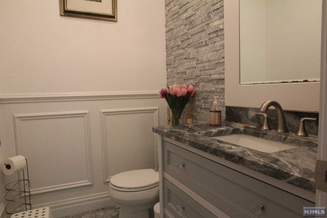 10 Cranford Road, Glen Rock, NJ 07452
